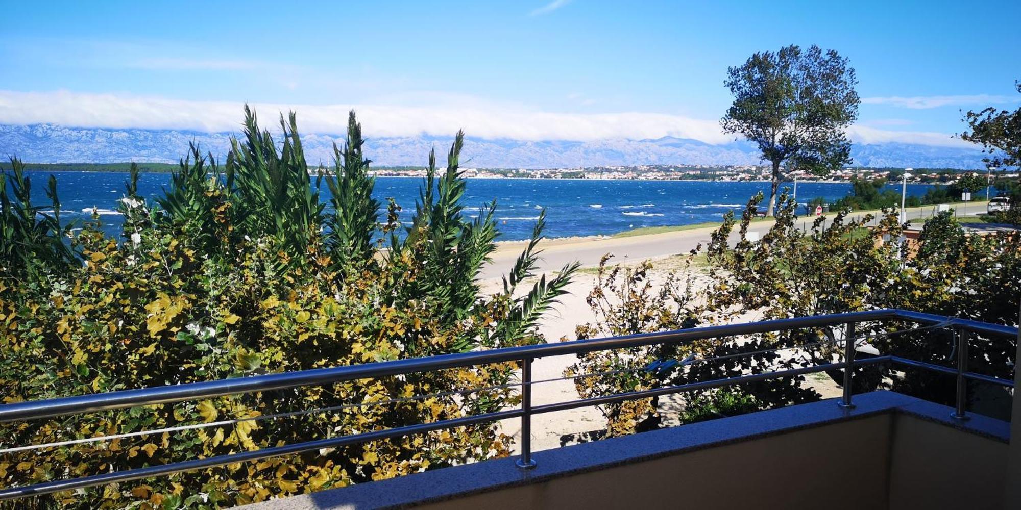Aurora Apartments-Nin- 25M To The Beach Екстериор снимка